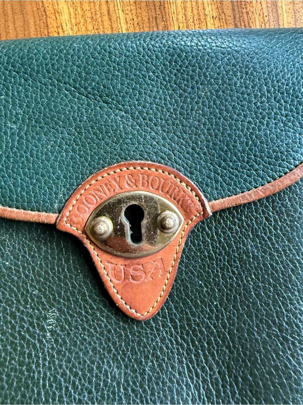 Dooney & Bourke USA Vintage All Weather Leather Crossbody Shoulder Bag - Picture 2 of 8